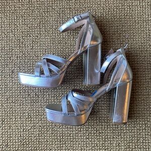 REPORT Sandals high heel silver platform sandals NEW